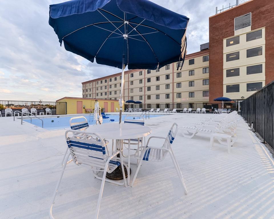 Quality Inn And Suites Conference Center Richmond Exteriör bild