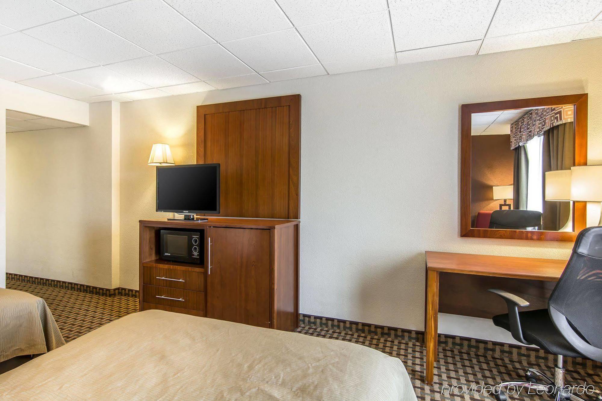 Quality Inn And Suites Conference Center Richmond Exteriör bild