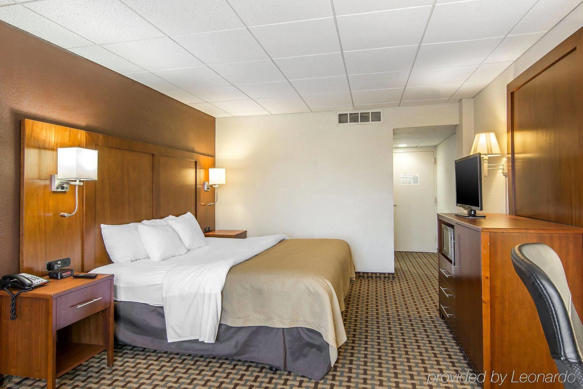 Quality Inn And Suites Conference Center Richmond Exteriör bild