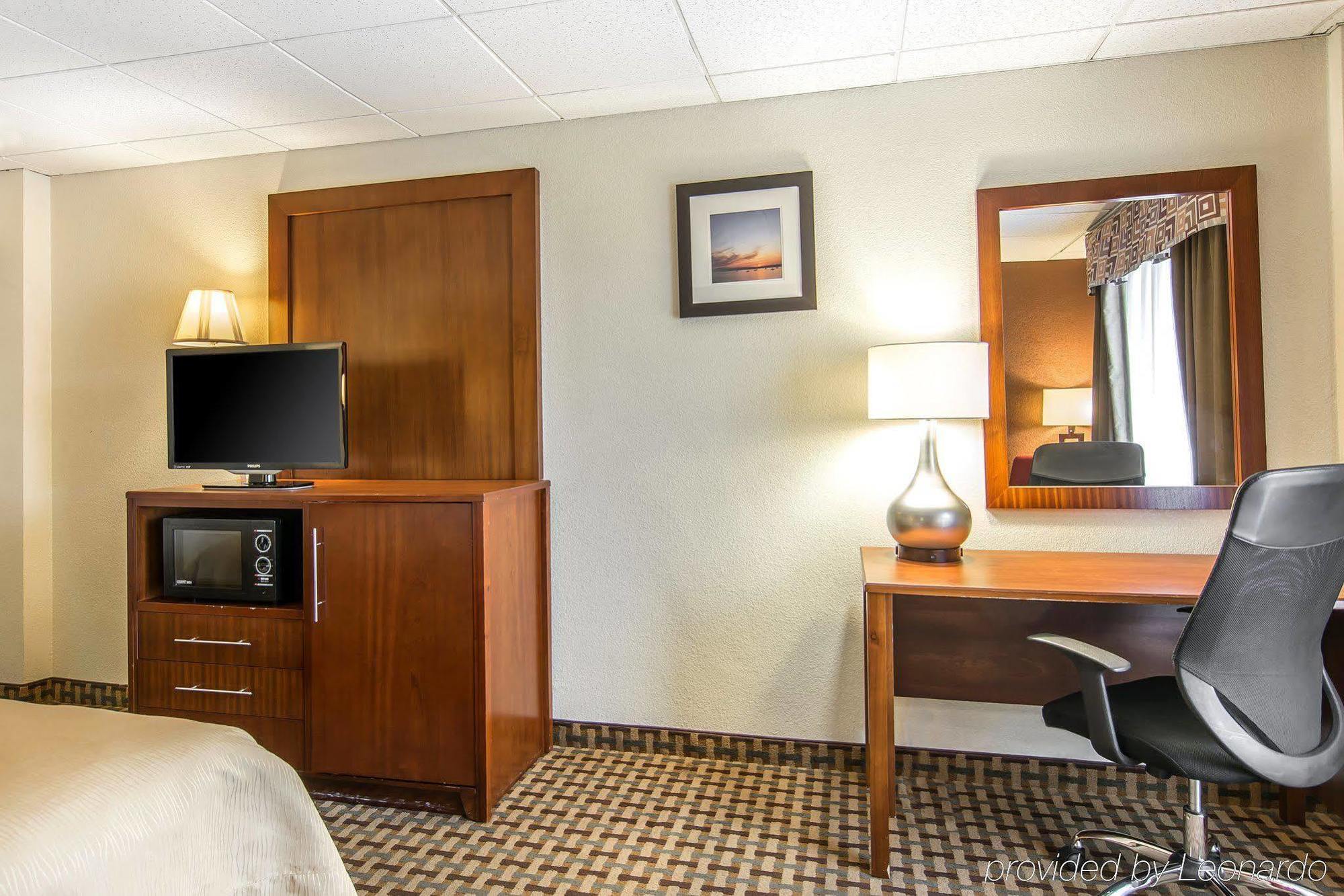 Quality Inn And Suites Conference Center Richmond Exteriör bild